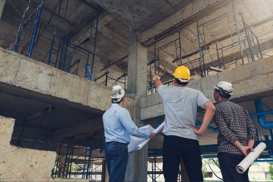 ouvriers sur un chantier